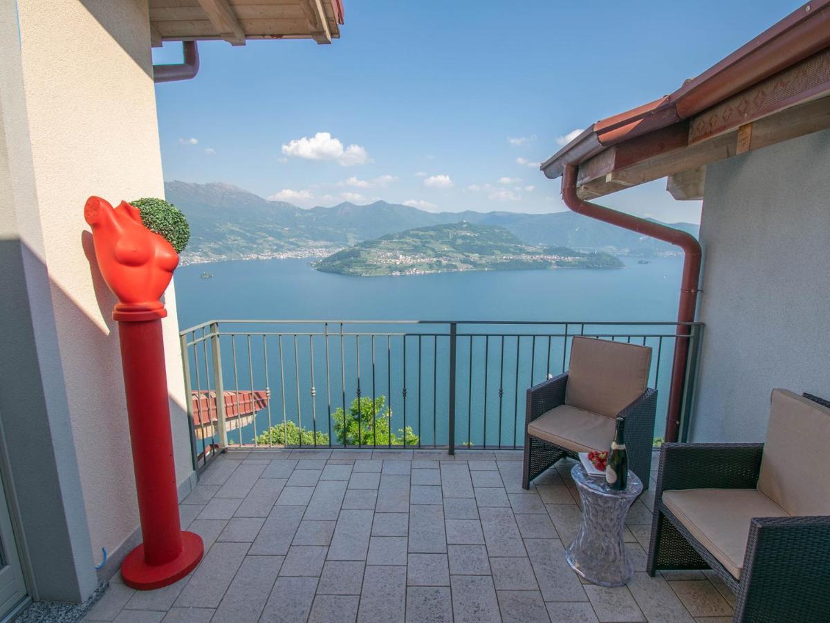 Cherubino - Stunning Lake View With Swimming Pool Parzanica Eksteriør bilde